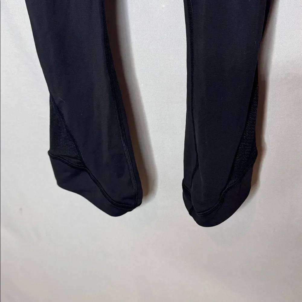 Lululemon Black Mesh Ventilated Run Active Gym Crop Legging. Size 4.